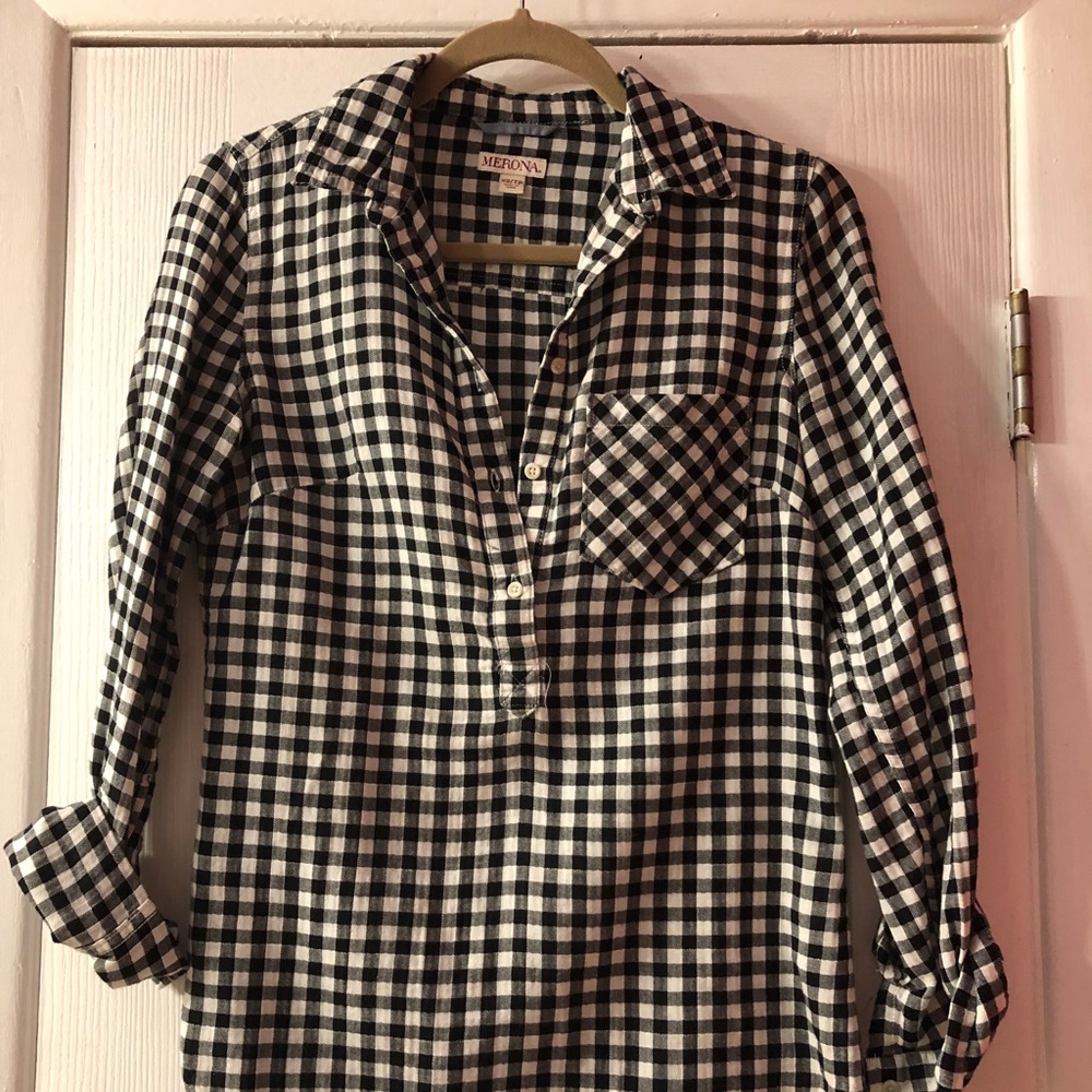 Black/white plaid 3/4 button down long sleeve